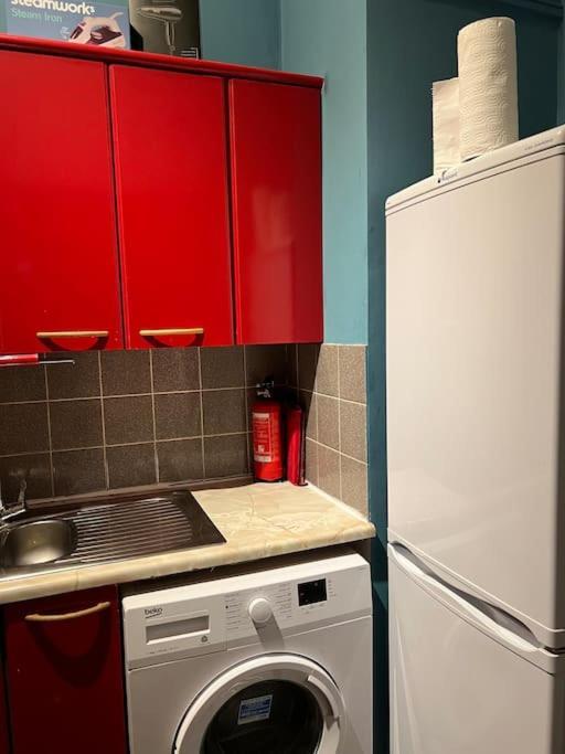 1 Bedroom Flat In Kings Cross! London Exteriör bild