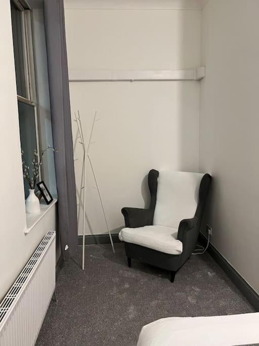 1 Bedroom Flat In Kings Cross! London Exteriör bild