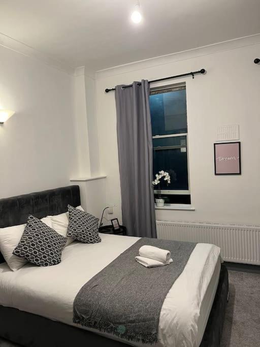 1 Bedroom Flat In Kings Cross! London Exteriör bild
